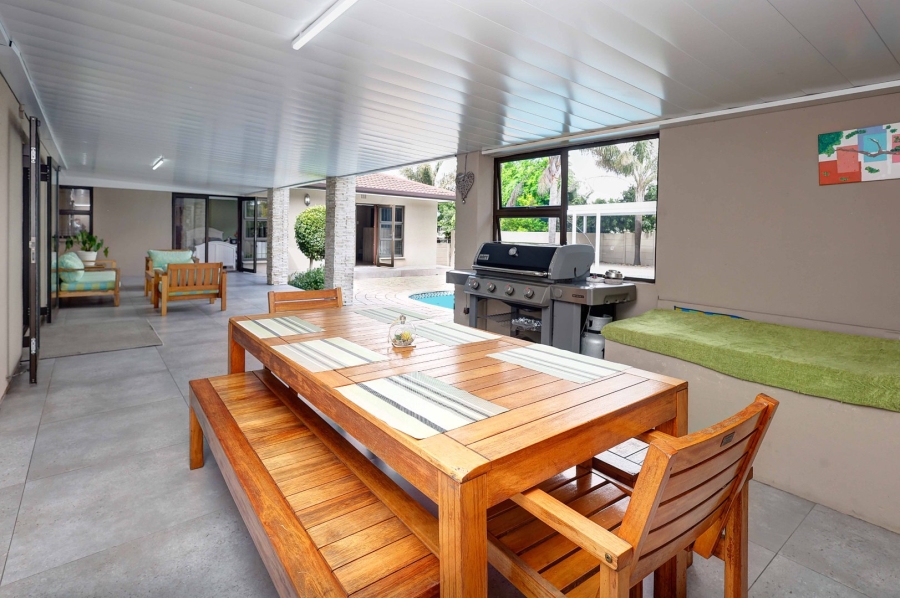 4 Bedroom Property for Sale in Loevenstein Western Cape